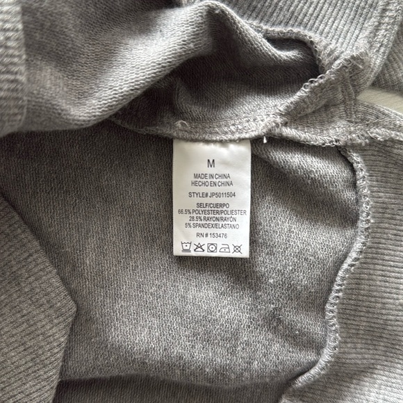 Sincerely Jules Women’s Workout Sweater Gray Long Sleeve size Medium - Picture 5 of 5